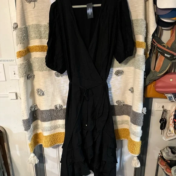 City Chic Bea Dress - Black - Sz 18 - Picture 6 of 11